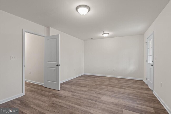 Building Photo - 2030 Ter Vw Ln