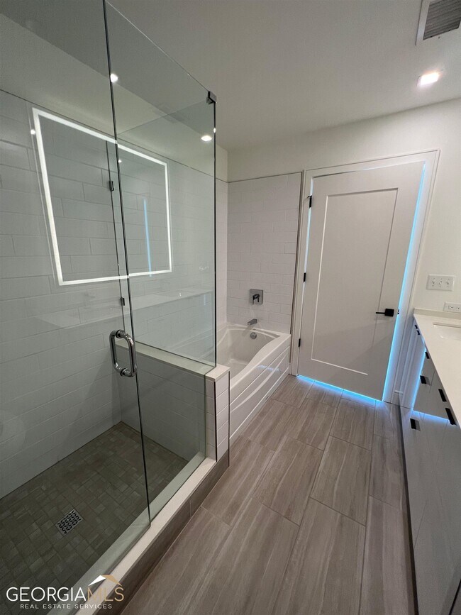 Building Photo - 788 West Marietta St NW