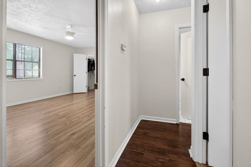 Building Photo - 11525 Matthews Trail
