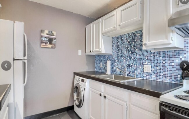 Building Photo - 857 S Van Gordon Ct