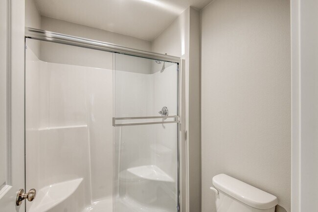 Building Photo - Brand New & Beautiful 2025 Holt Home !  Walking Trails, Common Areas!