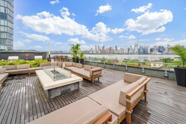 Building Photo - 9 Ave at Port Imperial