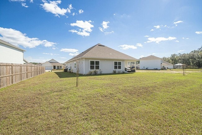 Building Photo - Modern Comfort Meets Scenic Serenity – 4 B...