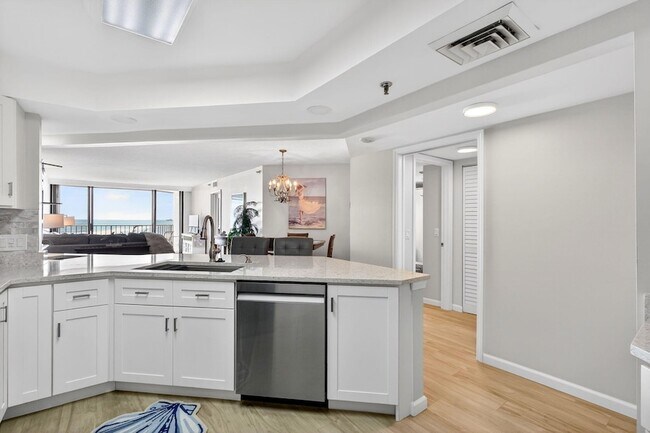 Building Photo - 9650 S Ocean Dr