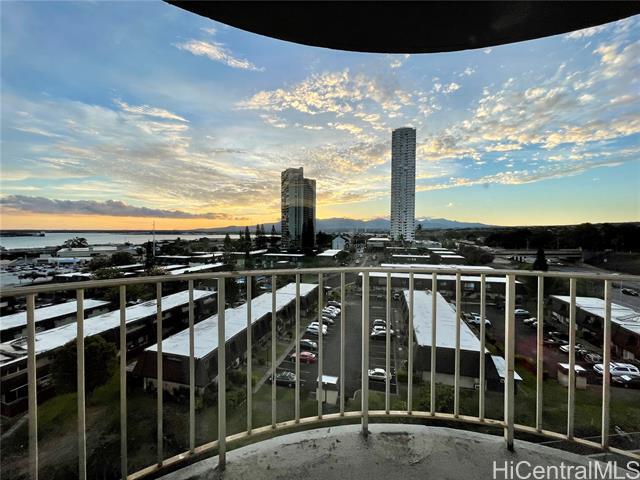 Building Photo - 98-1038-1038 Moanalua Rd