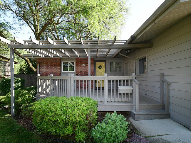Building Photo - 8770 Larimore Avenue