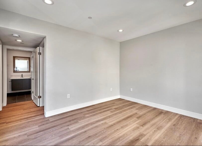 Building Photo - 4507 Lomita St