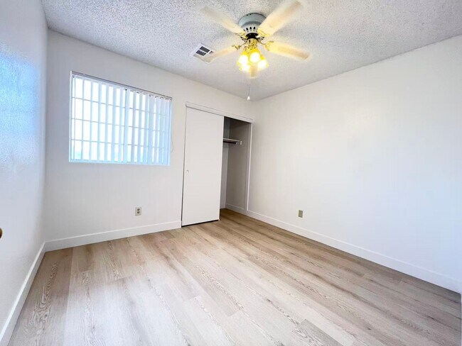 Building Photo - 10001 Dove Ridge Dr