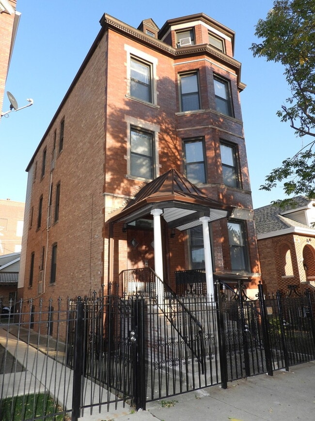Building Photo - 2519 S Millard Ave