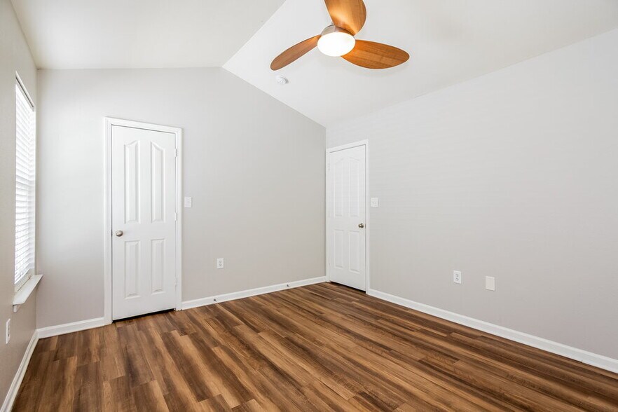 Building Photo - 2231 Gooseberry Rd