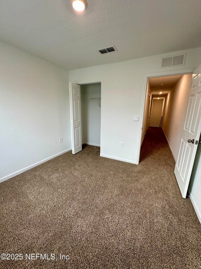 Building Photo - 634 Celtic dr