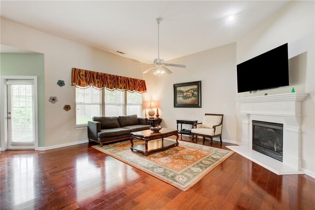Building Photo - 529 Olympic Way