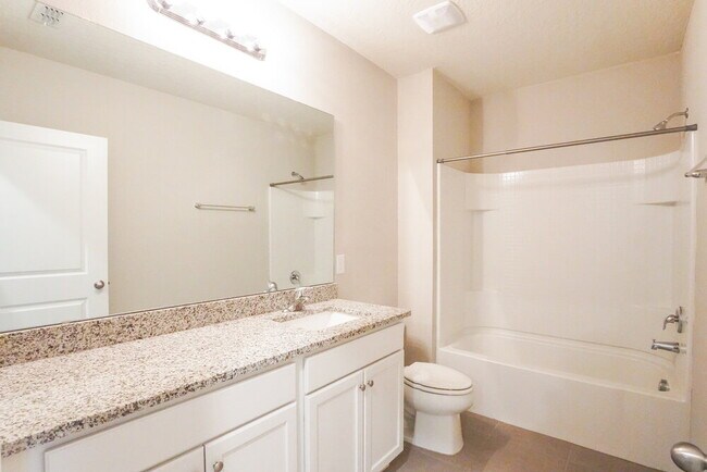 Building Photo - 18 Peterlee Ct