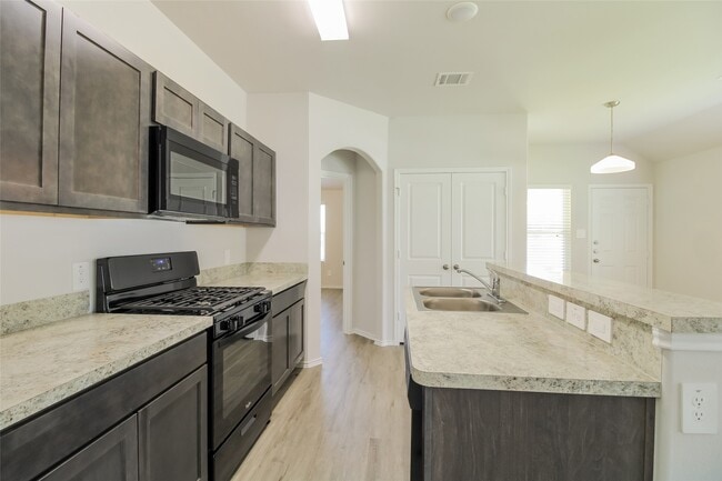Building Photo - 2421 Flathead Dr