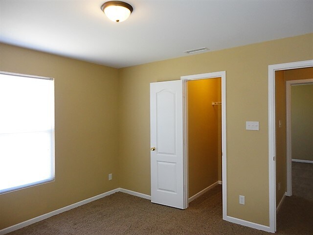 Building Photo - 3126 Hurst St