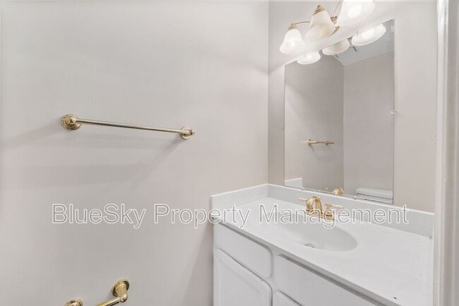 Building Photo - 439 Wynridge Dr