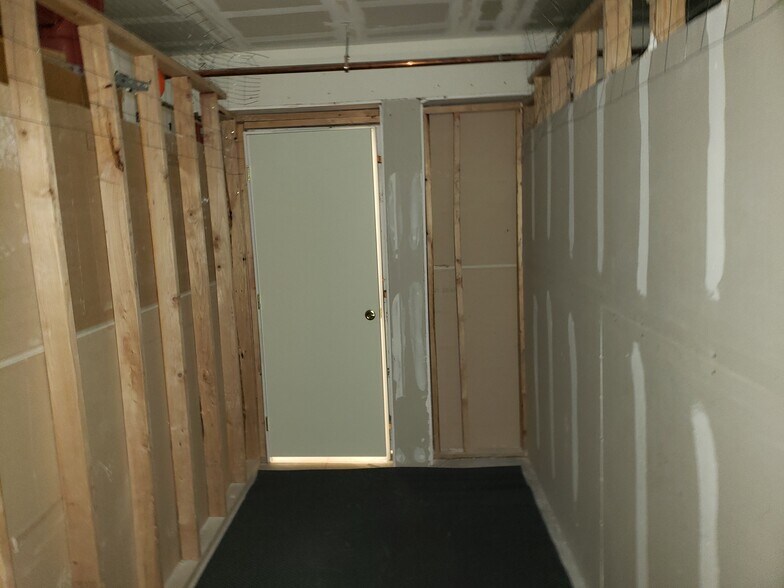 Building Photo - 5201 S Fox St