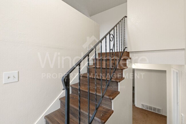 Building Photo - Charming 4-Bedroom Home with Garage & Spacious Yard!