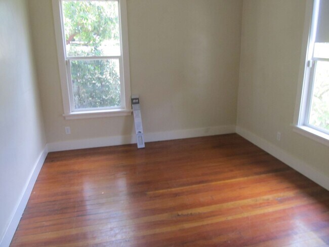 Building Photo - Gorgeous Classic Revival