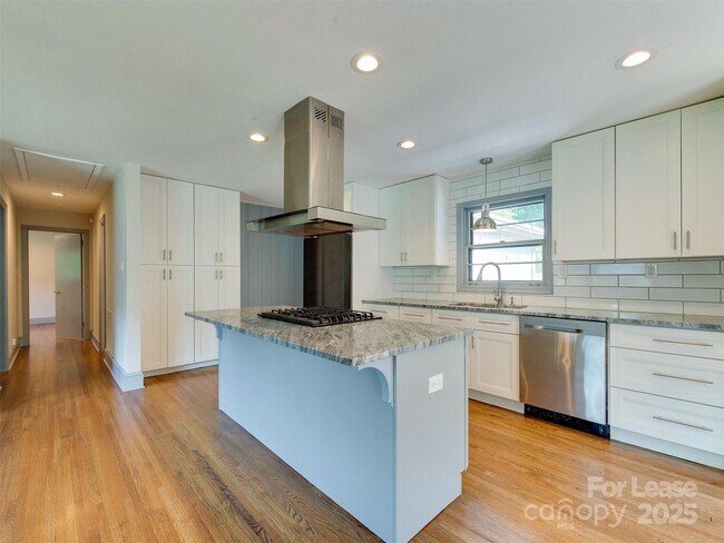 Building Photo - 3921 Sheffield Dr