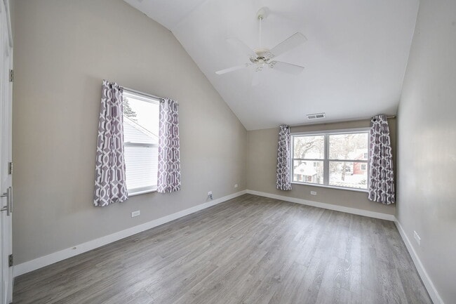 Building Photo - 825 Albert Ave