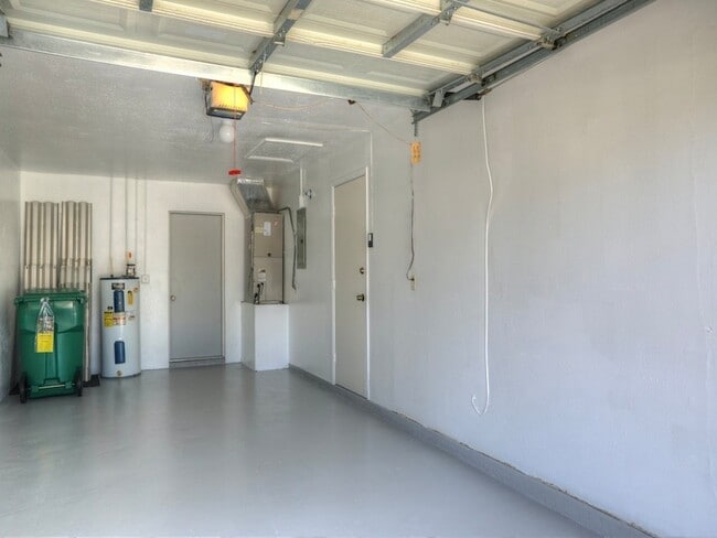Building Photo - 279 Englar Dr
