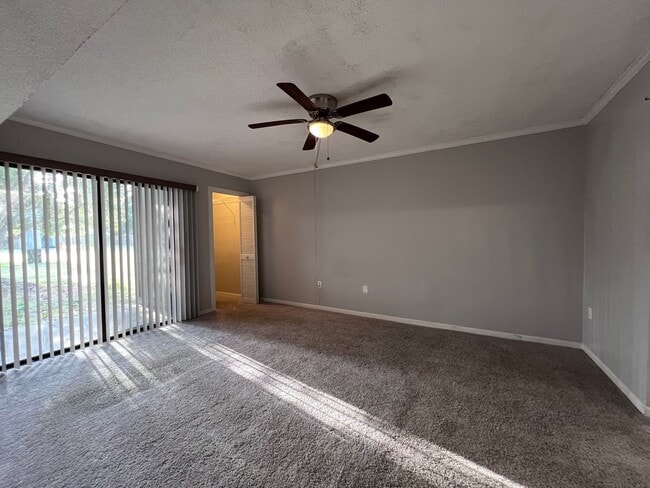 Building Photo - PRICE REDUCED!  Stylish 2 BR 2 BA Condo w/ Modern Amenities & Prime Parking!