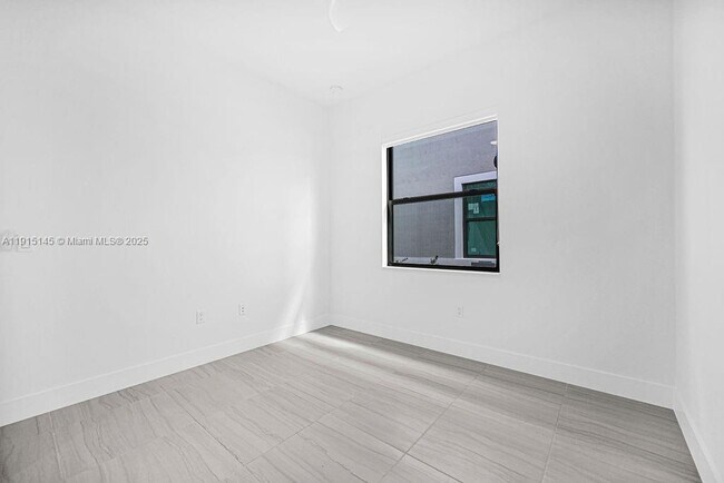 Building Photo - 12413 Solana Bay Cir