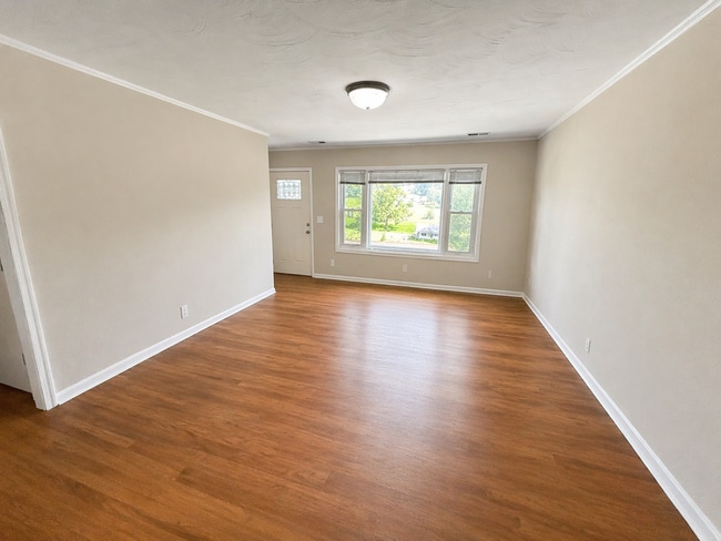 Building Photo - 705 Depot St NE