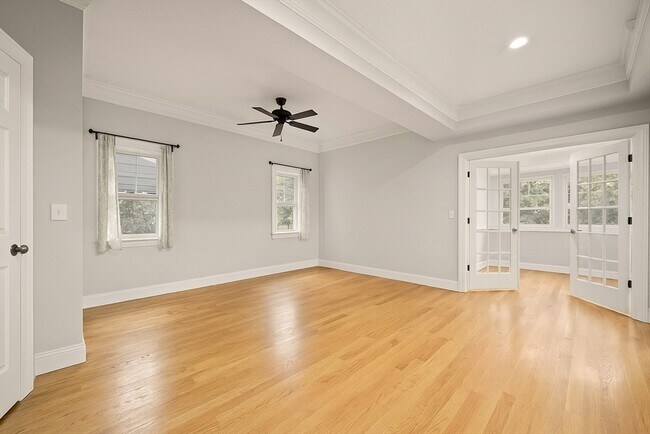 Building Photo - 502 Sumner St