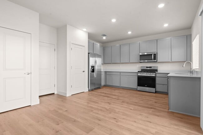 Building Photo - The Aspen - Luxurious 3 Bedroom 2.5 Bath T...