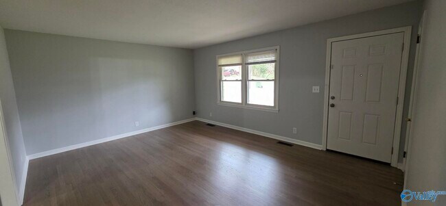 Building Photo - 3313 Teton Dr NW