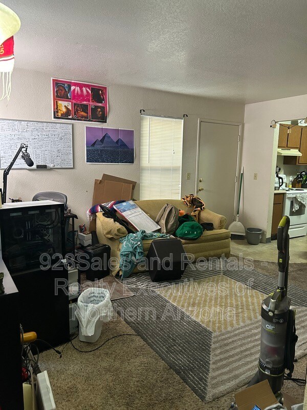 Building Photo - 1200 S Riordan Ranch St