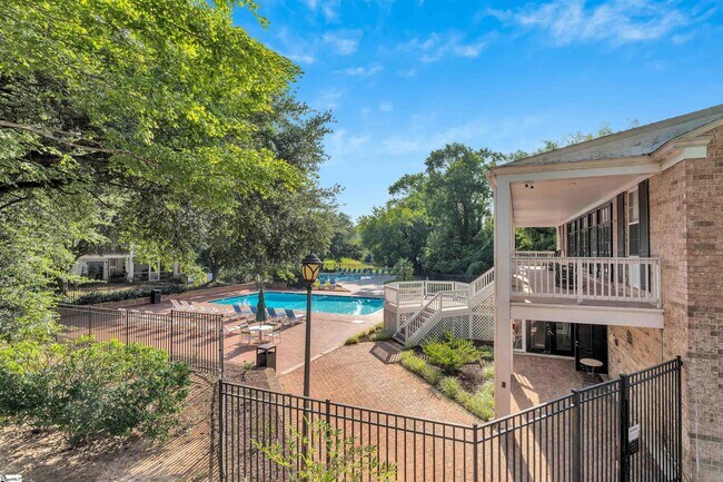 Building Photo - 925 Cleveland St