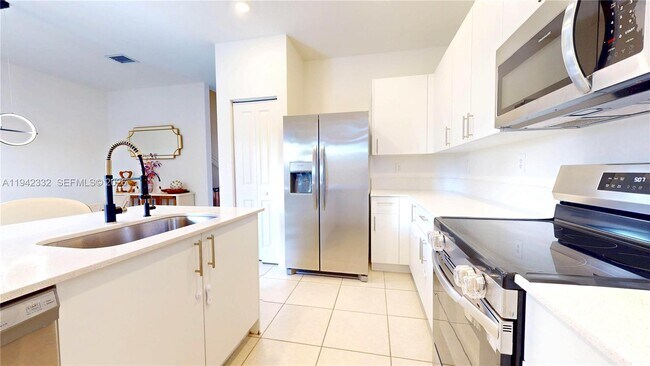 Building Photo - 17910 SW 359 Ter