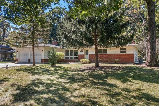 Building Photo - 36332 N Hawthorne Ln