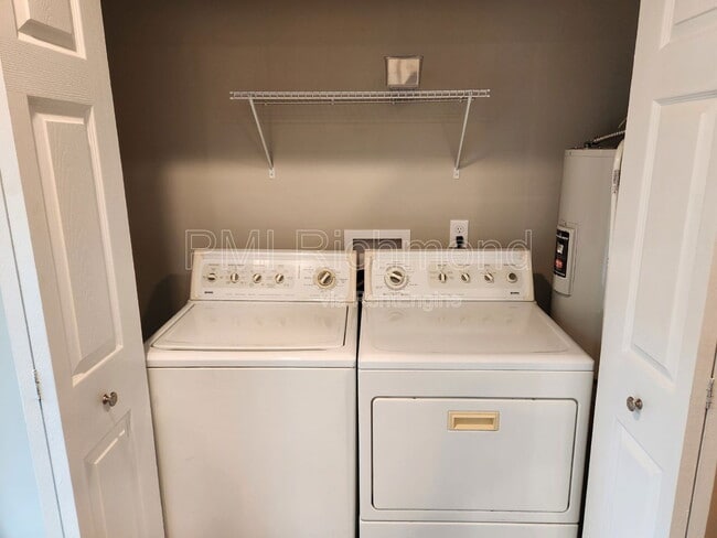 Building Photo - 4500 Sunfield Pl