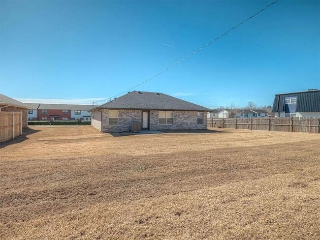 Building Photo - Turnkey 3-Bedroom Home in NW OKC – Perfect for Pets!