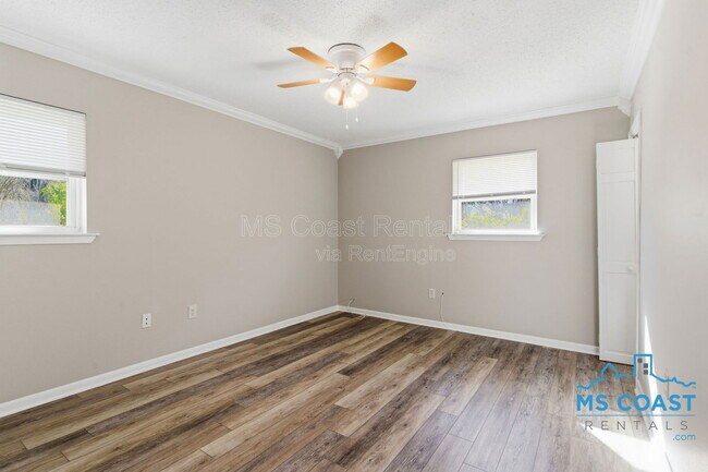 Building Photo - 609 Temple Dr