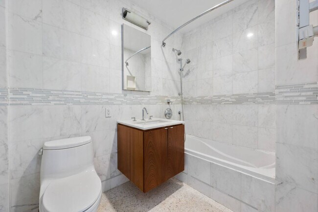 Building Photo - 147 Lexington Ave