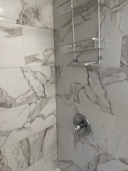 Building Photo - 5212 SW 91st Ave