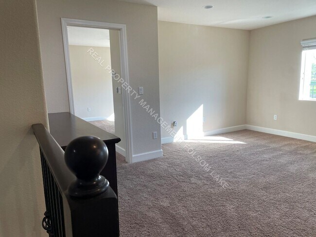 Building Photo - 3 bedroom, 3 bathroom condo at The Rivage ...