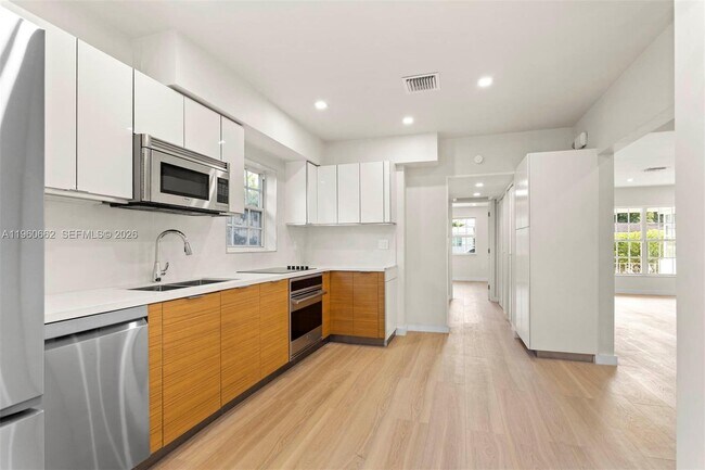 Building Photo - 9132 Froude Ave