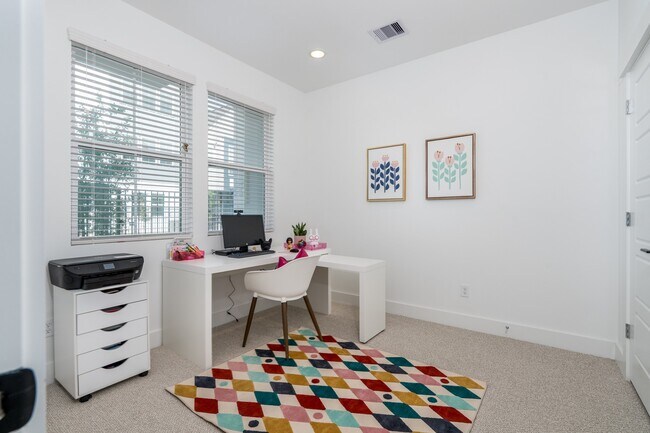 Building Photo - 8324 Springwood Cyn Ln