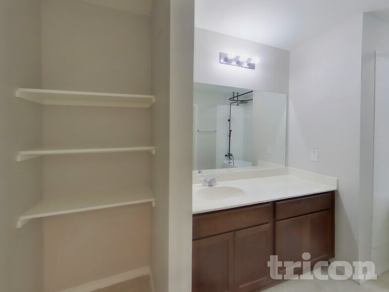 Building Photo - 949 Corbitt Ln