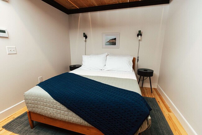 Building Photo - 1911 3rd Ave N