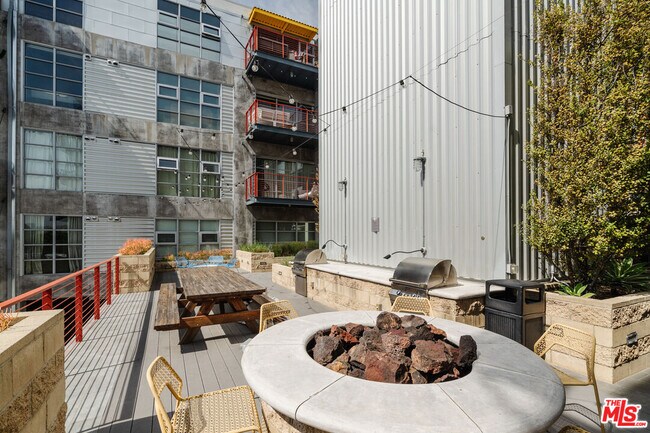 Building Photo - 4141 Glencoe Ave
