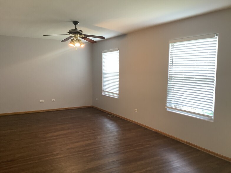 Building Photo - 5209 Sunmeadow Dr