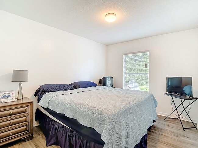 Building Photo - 9856 Ashburn Lake Dr