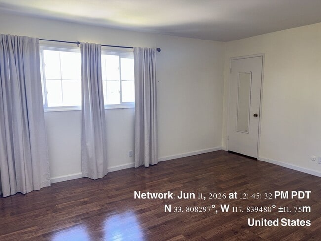 Building Photo - Two bed 1.5 bath townhome available now.